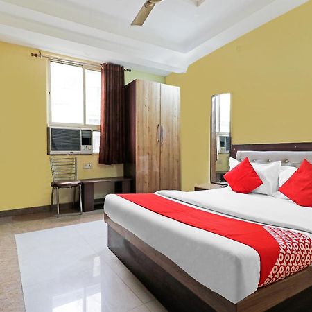 Capital O Royal Inn Near Laskar Гвалиор Экстерьер фото
