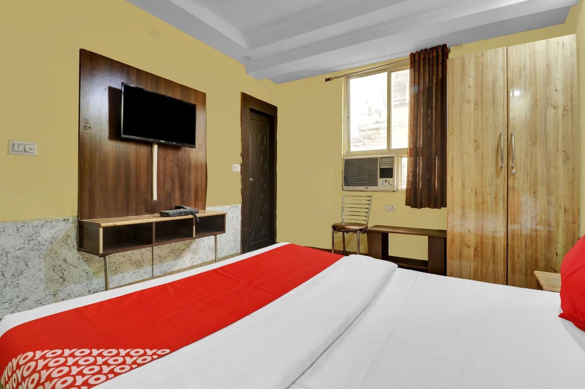 Capital O Royal Inn Near Laskar Гвалиор Экстерьер фото